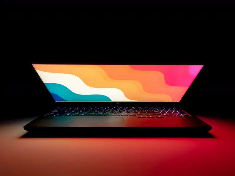 Laptop display screen